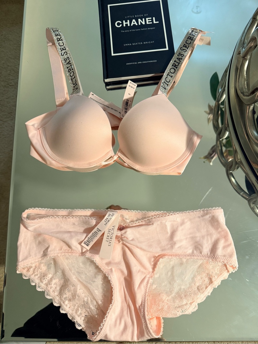 Victoria's Secret Light Pink Smooth Push-Up Bra with Logo Straps new